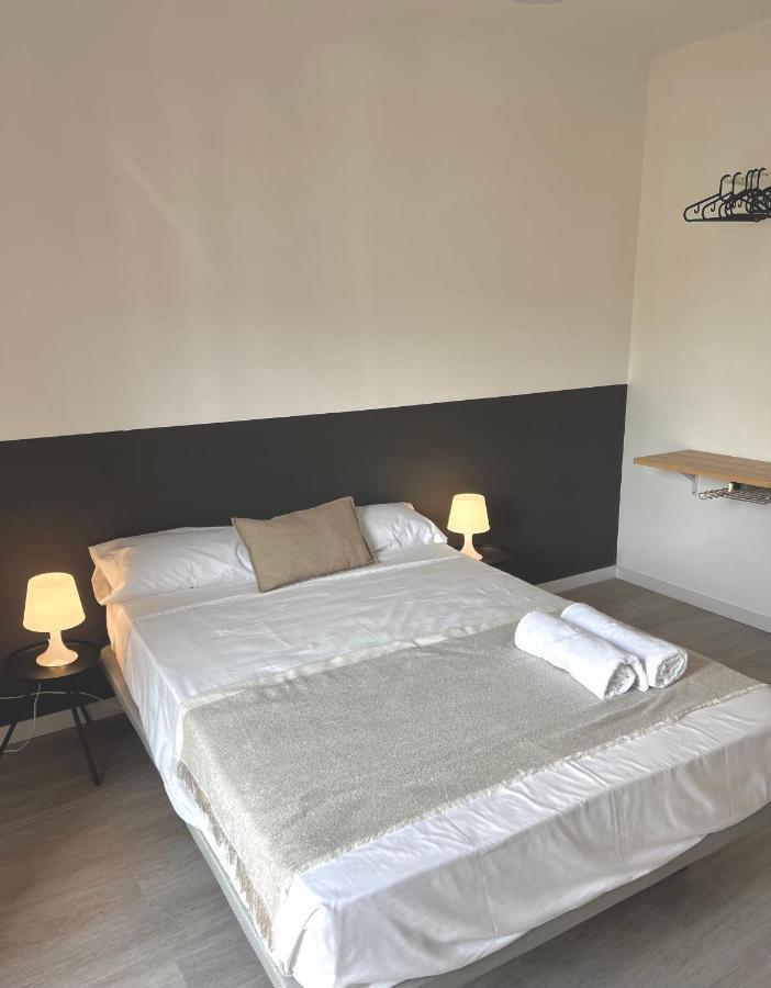 Casa De Huespedes Mi Lla Hotell Madrid Eksteriør bilde